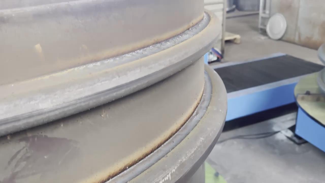 ky体育激光焊缝跟踪传感器在海底抽淤管道全自动焊接的应用