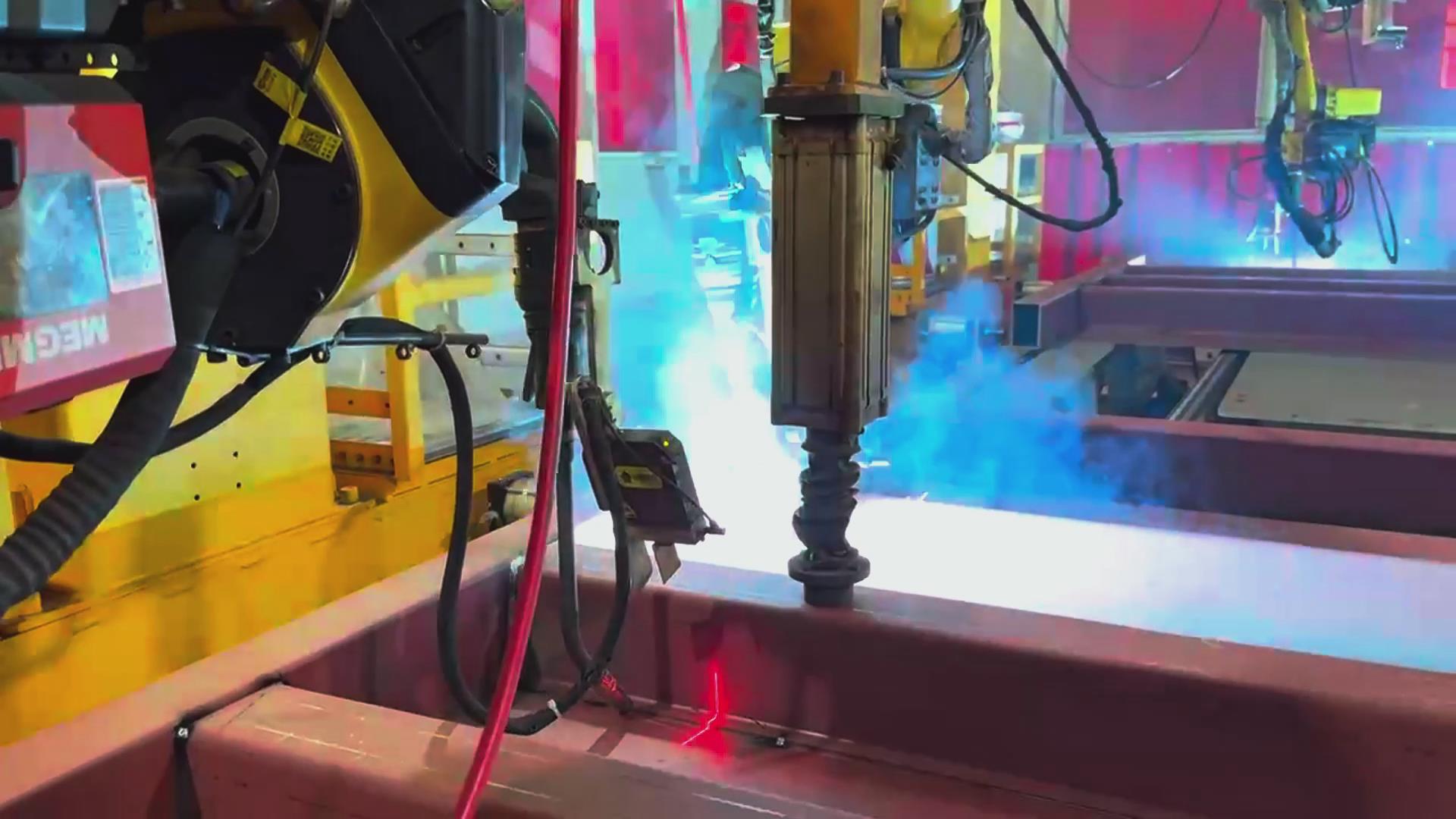 ky体育激光焊缝跟踪系统在发那科机器人焊接火车端墙中的应用